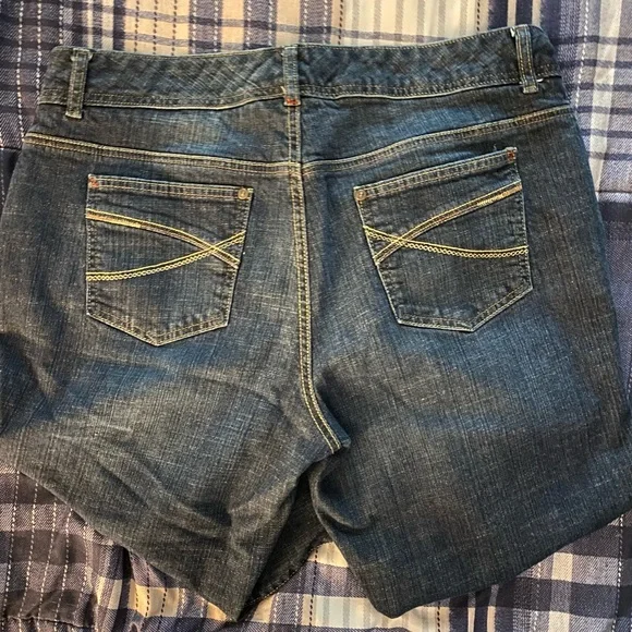 Tommy Hilfiger Cropped Jeans - Picture 2 of 4